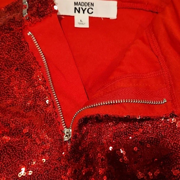 Madden NYC Sequin Red Mini Skirt W Pockets Sz. L - Picture 7 of 9